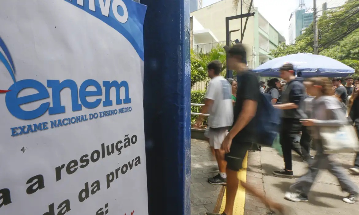 Educação | Prazo para pedir isenção da inscrição no Enem começa nesta segunda