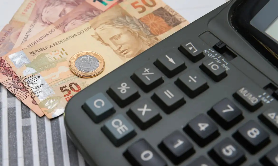Economia | País crescerá 2,4% em 2025, acima da América Latina, diz Banco Mundial