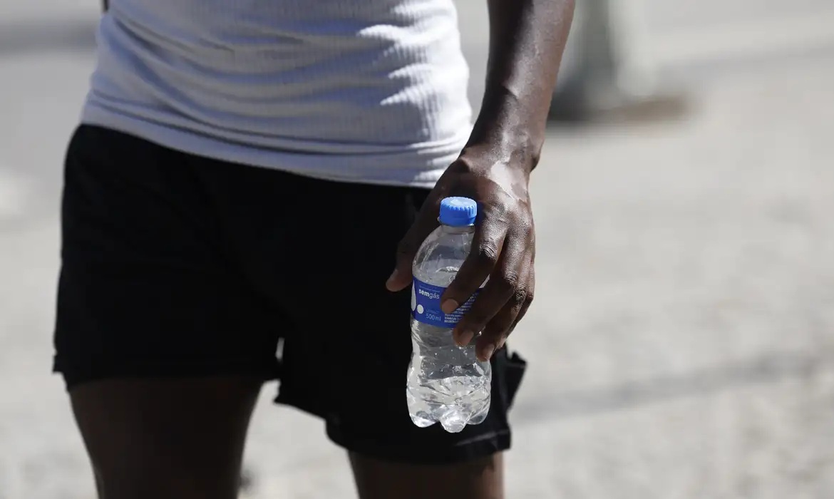 Sa&uacute;de | Veja dicas para se proteger da onda de calor extremo